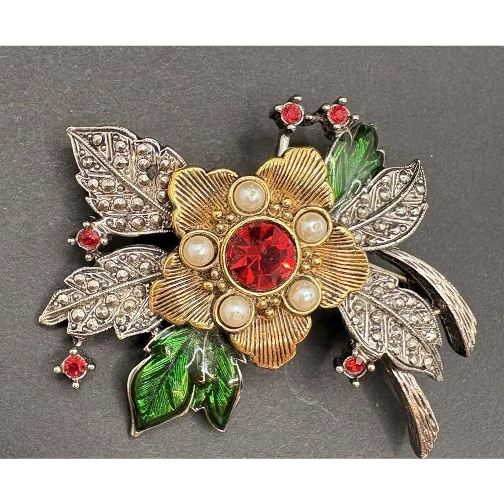 VTG Avon Christmas Holiday Poinsettia Brooch & Clip On Earrings Gold Silver Tone
